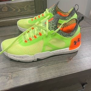 Under Armour size 10.5 training shoes.